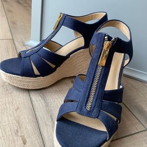 Michael Kors Damita Wedge Navy Blue Canvas Platform Sandal Gold Zip. Size 8.5